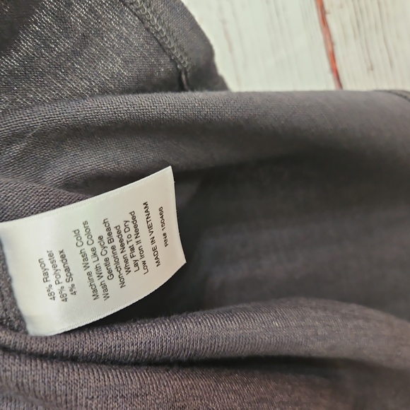 Hawthorn Twist Neck TOP - Picture 6 of 12